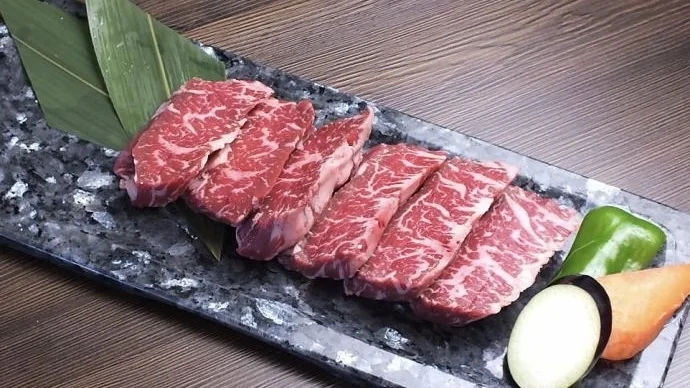 お肉1皿ワンランクUP