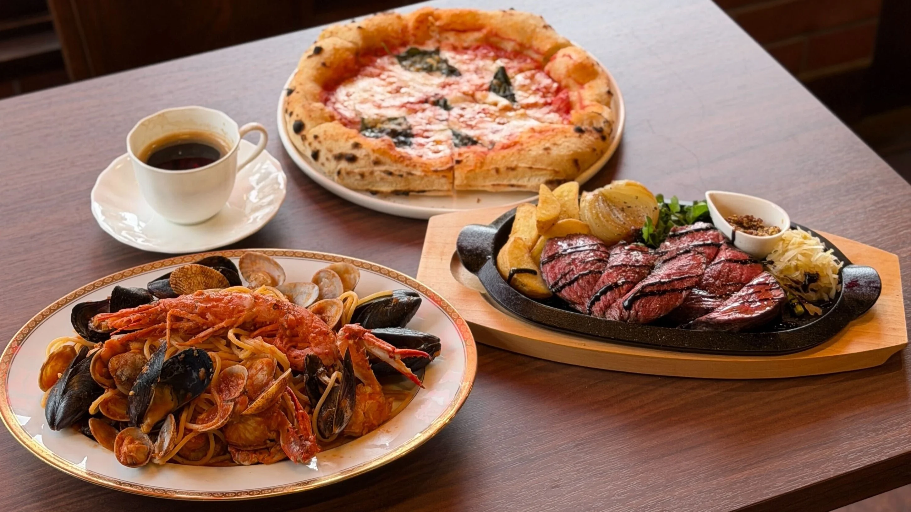 PIZZA＆CAFFE FAMILIA